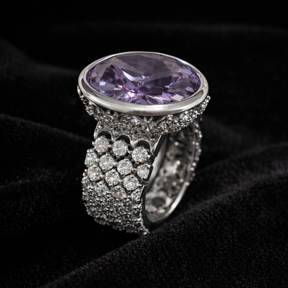 Jewelry - Elegant Silver and Purple Gemstone Ring